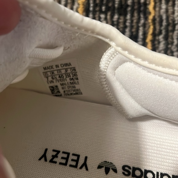 Yeezy 350 White size 7 men - Picture 7 of 12